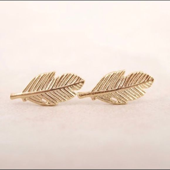Jewelry - Feather Bohemian Delicate Gold Tone Stud Earrings